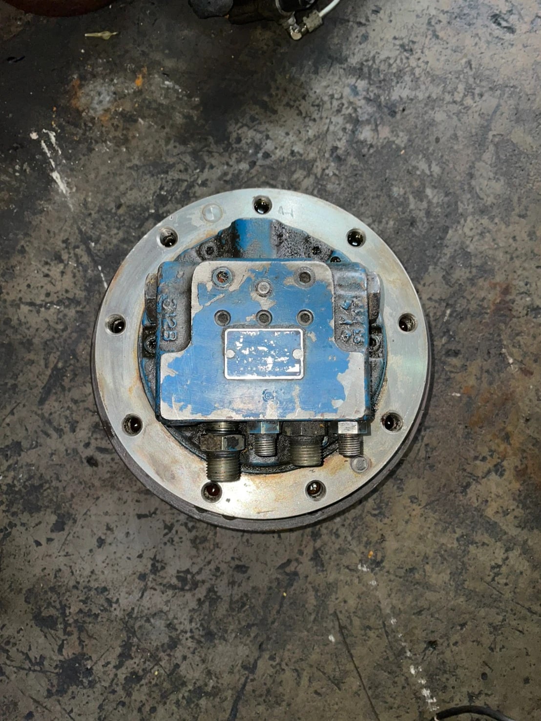ตัวเดิน (Travel Motor) PC50UU-2 ตัวเดิน (Travel Motor) มือสอง รูปที่ 7