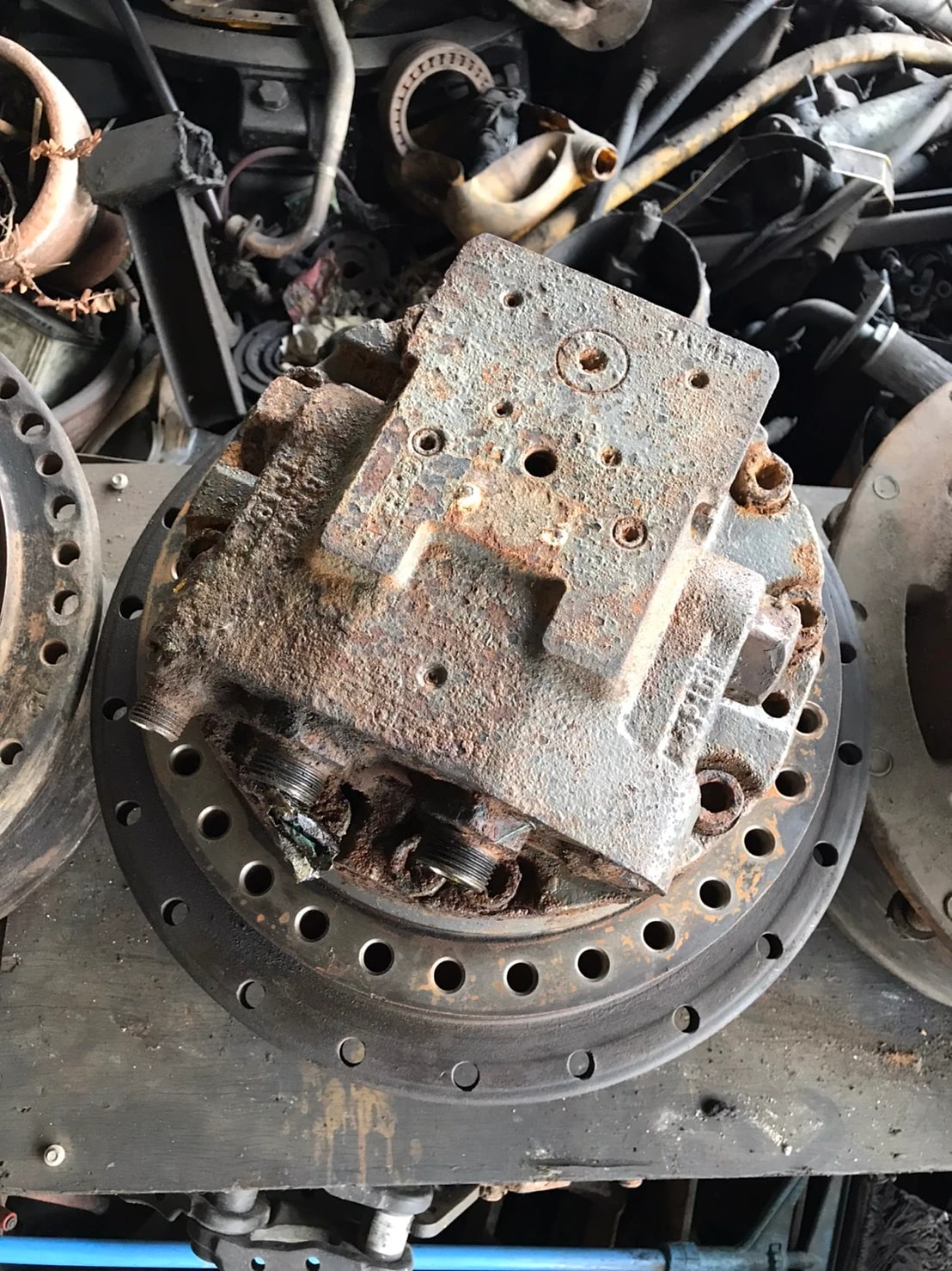 ตัวเดิน (Travel Motor) VOLVO EC210B PRIME ตัวเดิน (Travel Motor) มือสอง รูปที่ 5