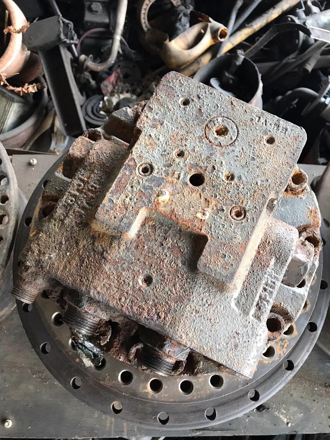 ตัวเดิน (Travel Motor) VOLVO EC210B PRIME ตัวเดิน (Travel Motor) มือสอง รูปที่ 8
