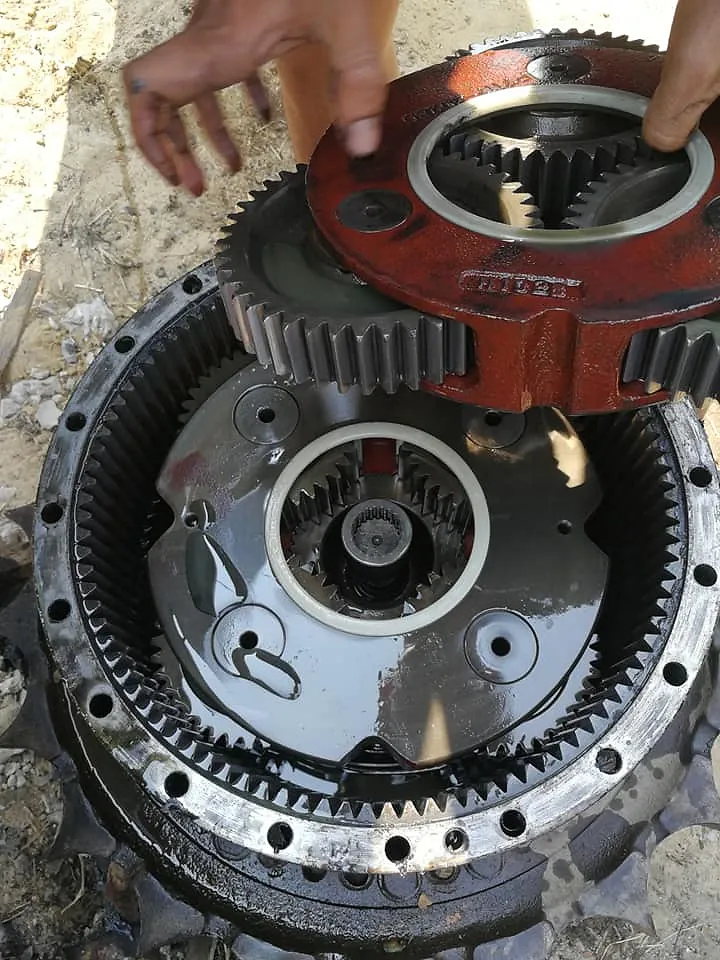 ตัวเดิน (Travel Motor) VOLVO EC210B PRIME มือสอง รูปสินค้าจริงที่ 2